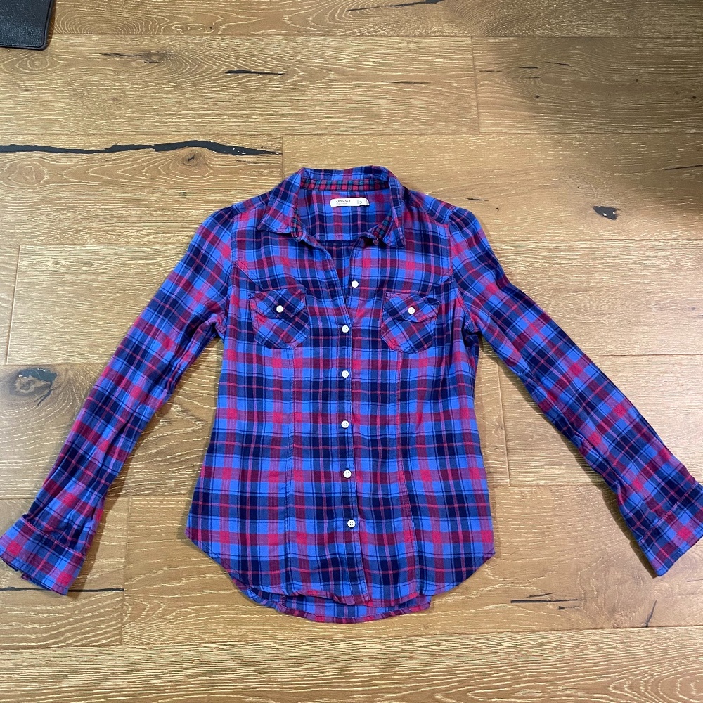 Size S plaid flannel shirt